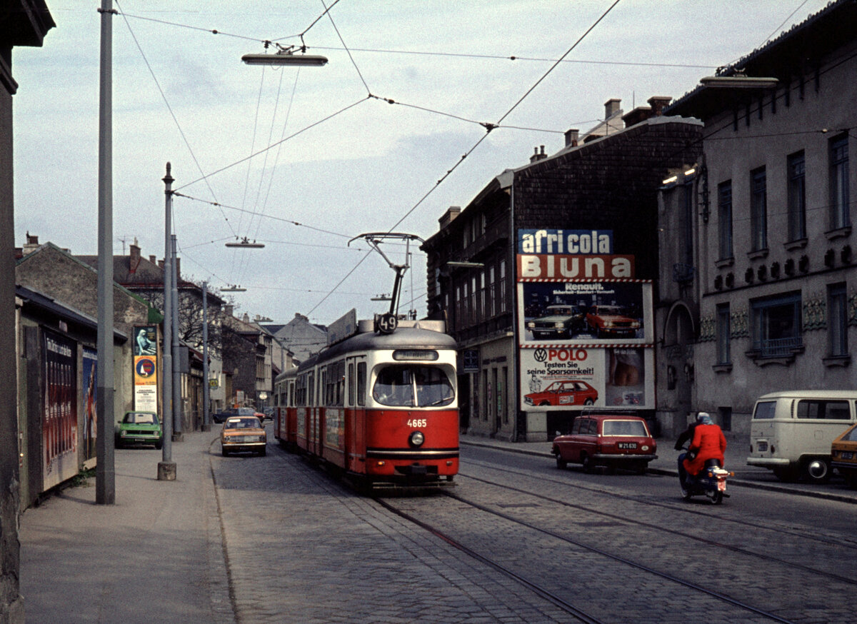 Wien Wiener Stadtwerke-Verkehrsbetriebe (WVB) SL 49 (E1 4665 (SGP 1967)) XIV, Penzing, Hütteldorf, Linzer Straße / Rettichgasse am 2. Mai 1976. - Scan eines Diapositivs. Kamera: Leica CL.