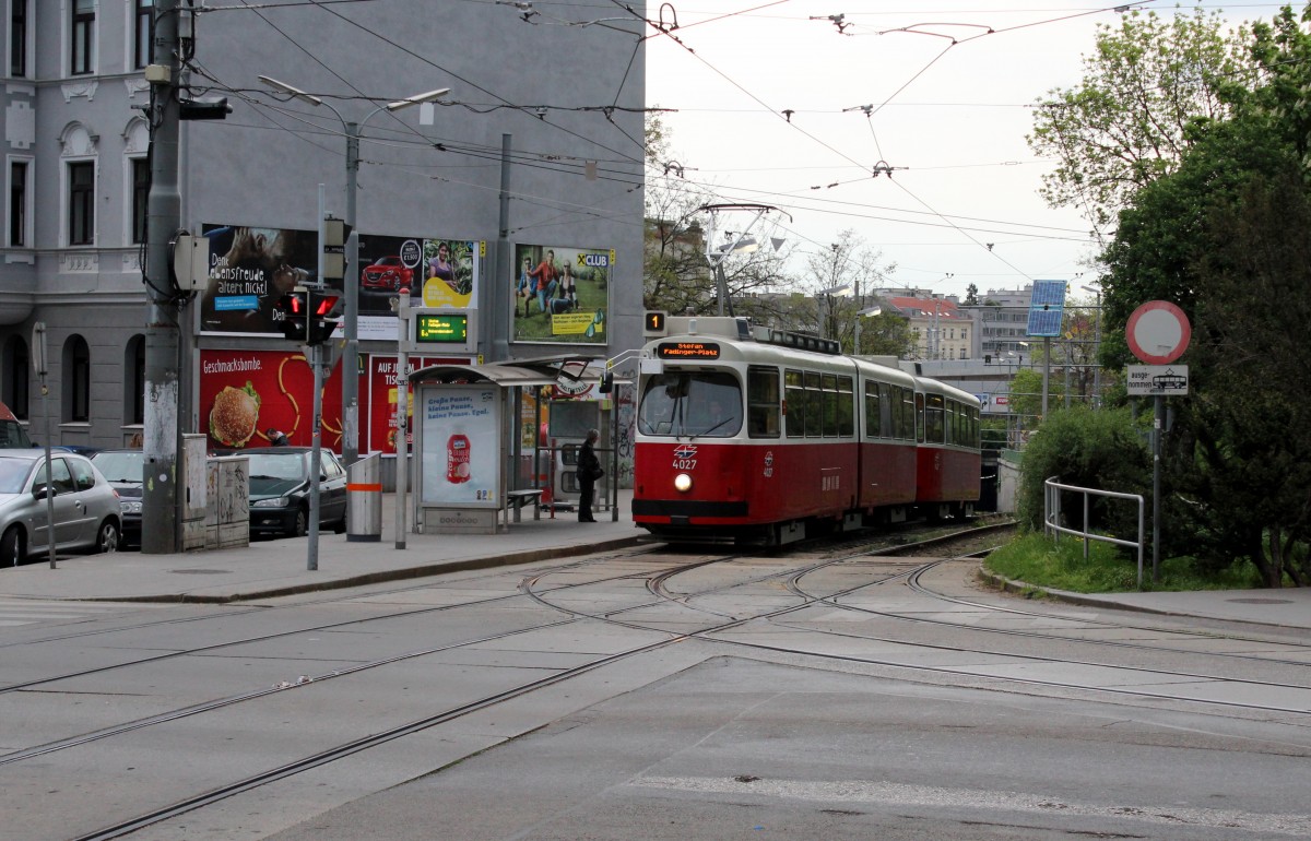 Wien WL SL 1 (E1 4027) Hst. Quellenstrasse / Knöllgasse am 30. April 2015.