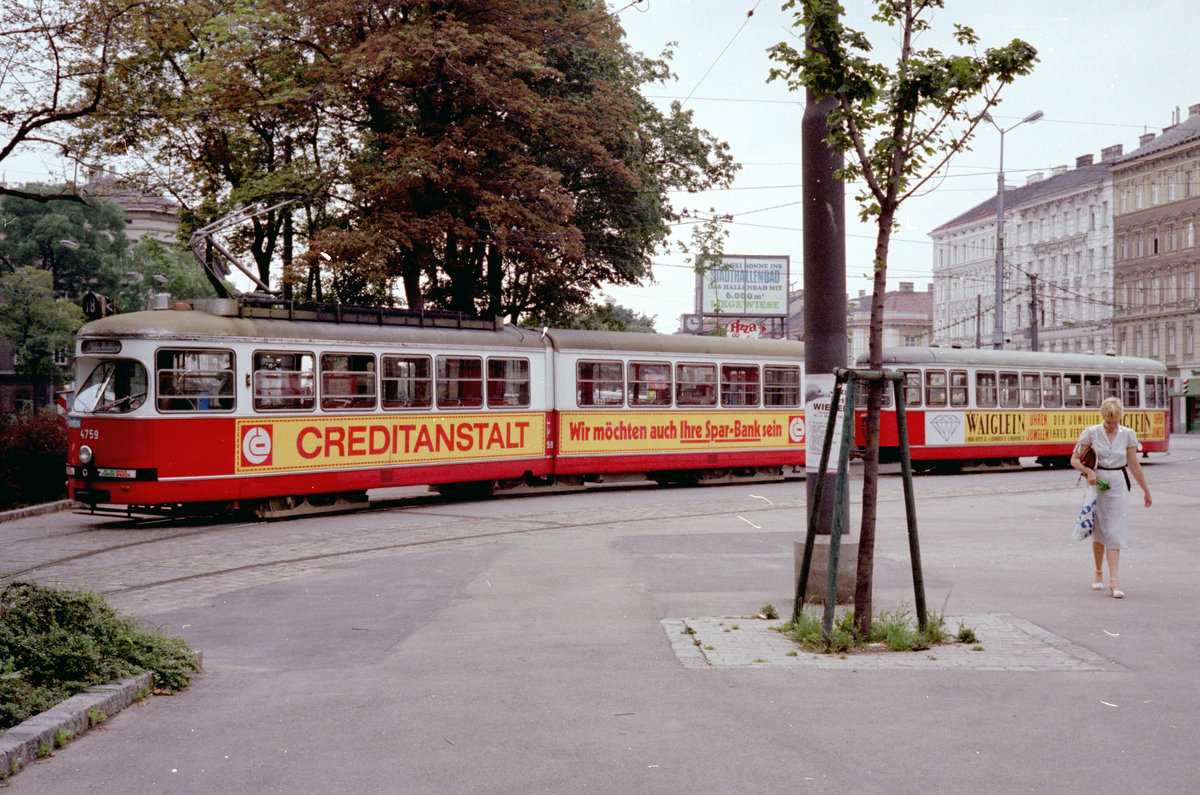 Wien WVB SL 18 (E1 4759) Neubaugürtel im Juli 1982. - Scan von einem Farbnegativ. Film: Kodak Safety Film 5035. Kamera: Minolta SRT-101.