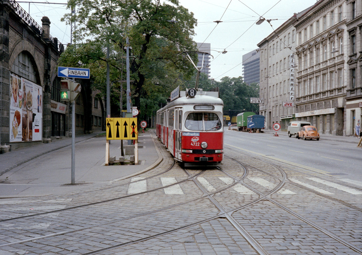 Wien WVB SL 8 (E1 4722) Währinger Gürtel / Währinger Straße im Juli 1982. - Scan von einem Farbnegativ. Film: Kodak Safety Film 5035. Kamera: Minolta SRT-101.
