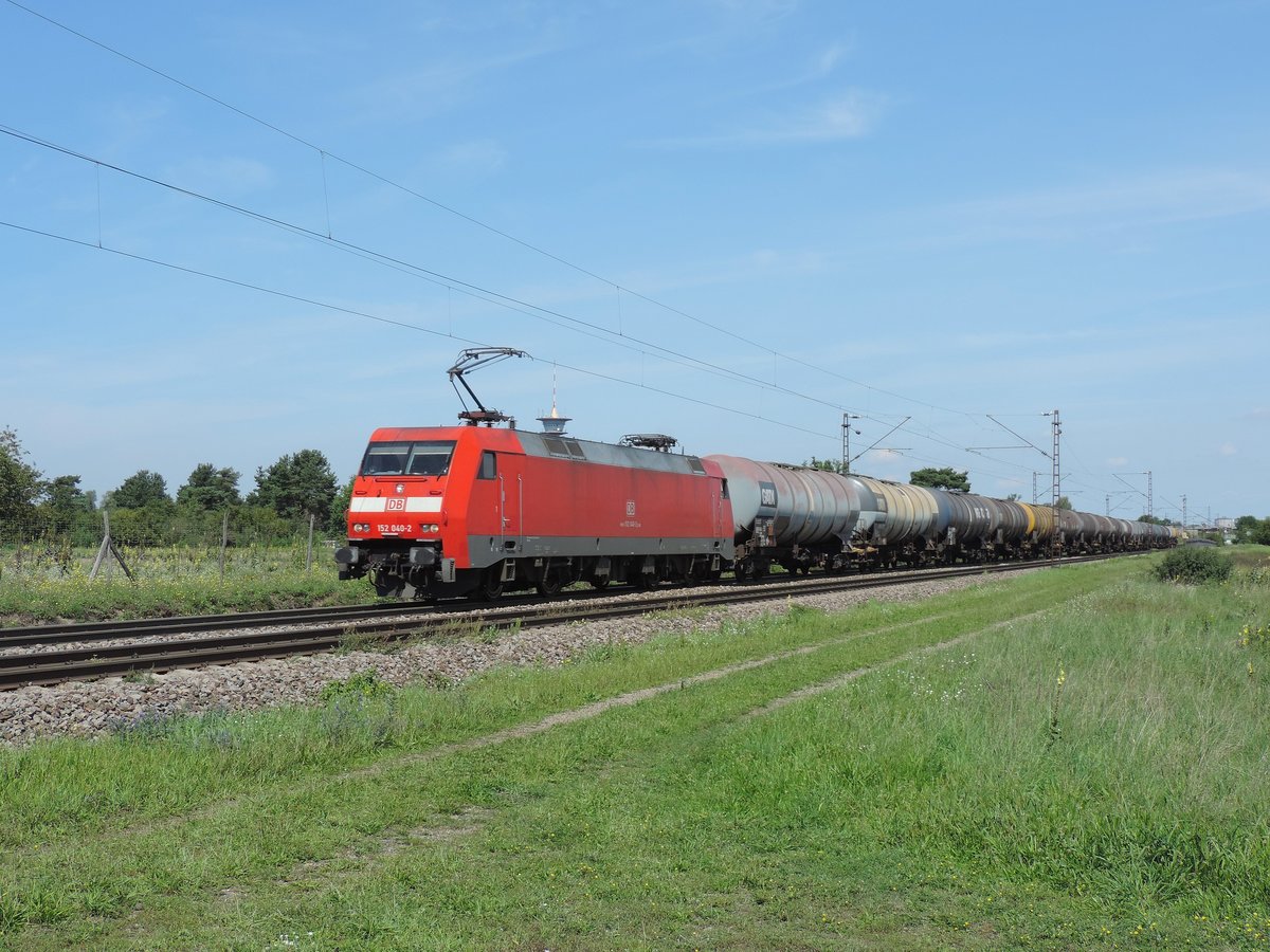 Wiesental - 22.08.2017 : 152 040 mit einem Kesselzug.