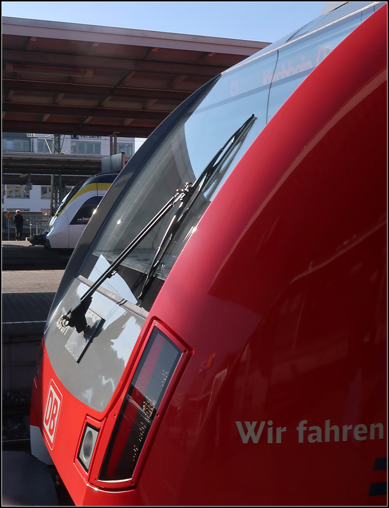 Wir fahren -

... hoffentlich immer zuverlässig und pünktlich. 

Eine S-Bahn der Baureihe 430 und ein Talent 2 im Bahnhof Stuttgart-Bad Cannstatt.

14.02.2018 (M)