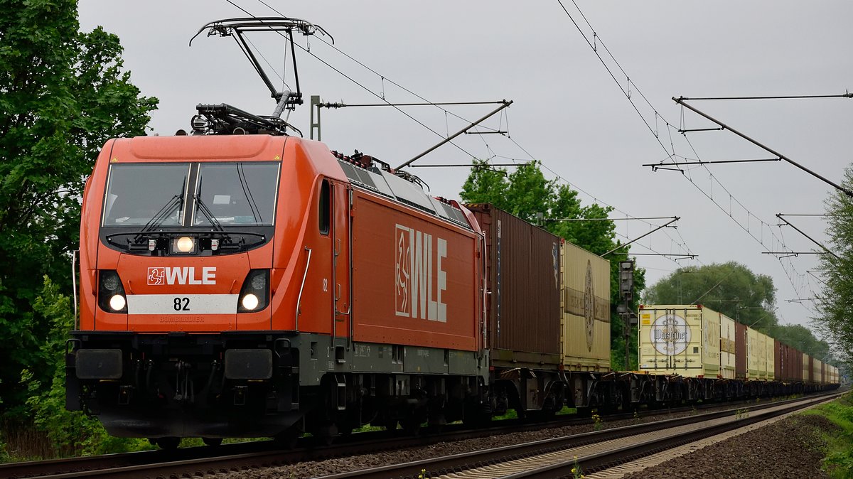 WLE 82  187 110-4 mit einem Warsteiner Zug kurz nach dem Lindhorst durchfahren wurde am 19.05.17