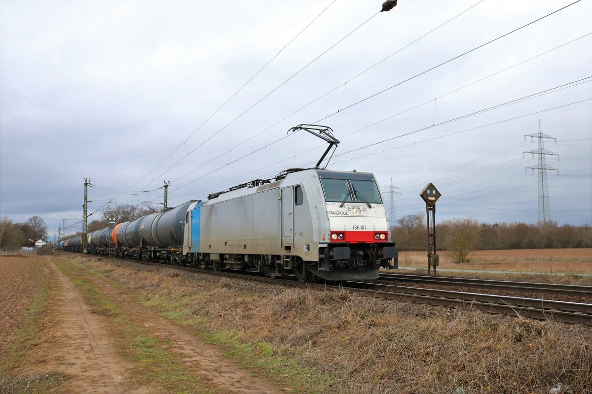 WRS Deutschland/Railpool 186 101-2 mit Kesselwagen am 08.02.19 in Mainz Bischofsheim Netztrennstelle 