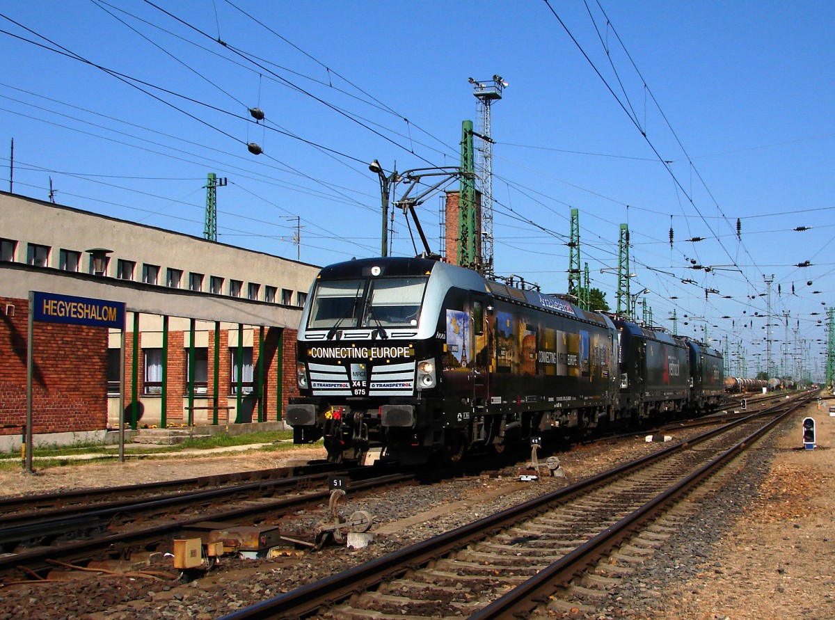 X4E 875  Connecting Europe  + X4E 877 + X4E 872 in Bahnhof Hegyeshalom.
07.06.2015.