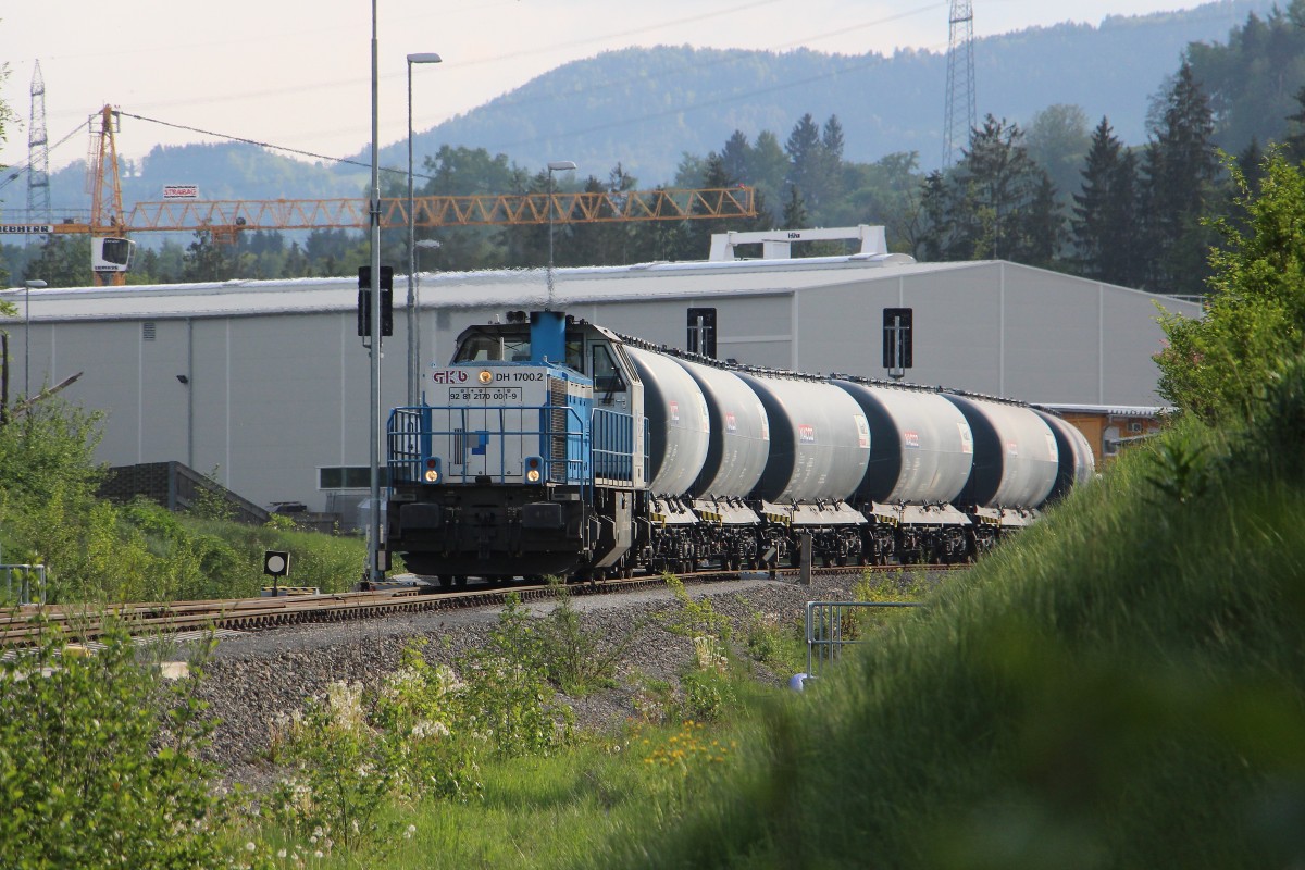 Zement ist der wichtigste Bestandteil für die Tunnel Tübbinge die den Koralmtunnel tragen ! In Wagen des Types Uacs der Firma Nacco wir frischer Zement aus dem nahegelegenen Werk Retznei zur Baustelle Leibenfeld in regelmäßigen Abständen zugeführt. Deutschlandsberg am 30.04.2014