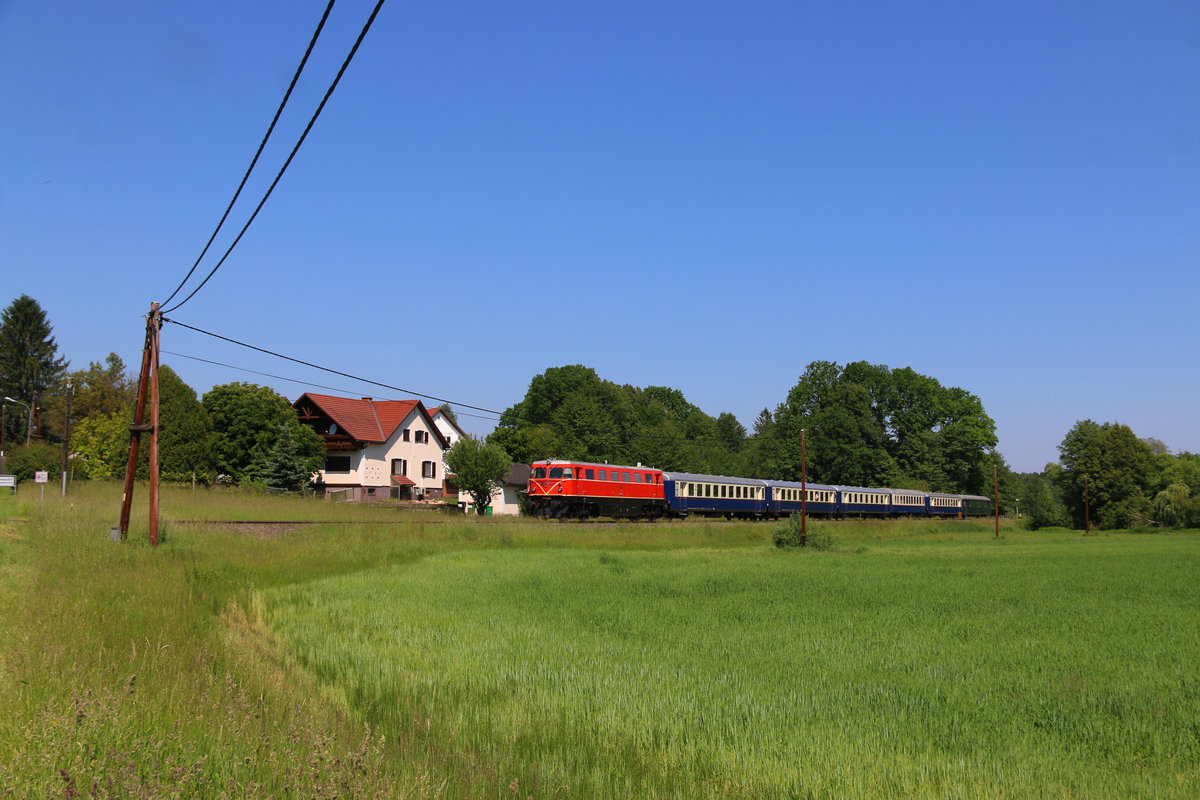 Zu-gast auf der Graz Köflacher Eisenbahn. 
2050.09 
28.Mai 2017 bei Preding Wieselsdorf