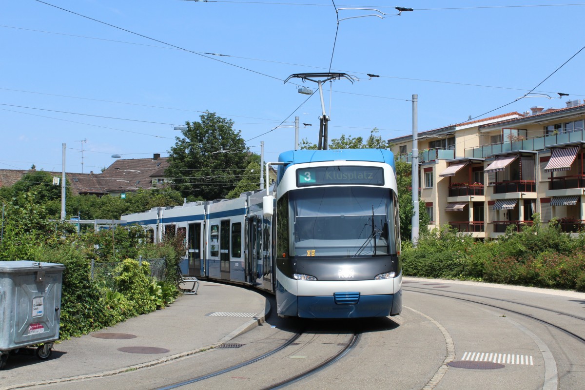 Zürich VBZ Tram 3 (Bombardier/Alstom Be 5/6 3004) Albisrieden am 11. Juli 2015.
