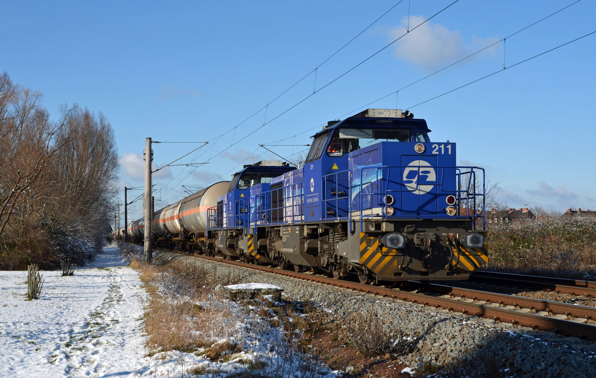 Zusammen mit 275 013 schleppte 275 014 den Ammoniak-Zug von Piesteritz nach Großkorbetha am 04.02.18 durch Greppin Richtung Halle(S).