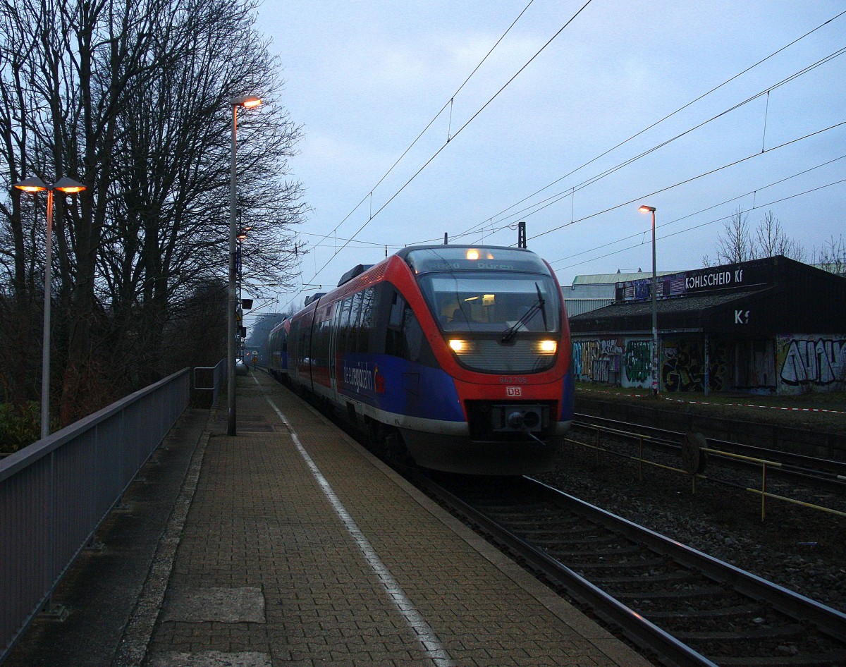Zwei Euregiobahn (RB20) aus Heerlen(NL)-Stolberg-Hbf kommen die Kohlscheider-Rampe hoch aus Richtung Herzogenrath und halten in Kohlscheid und fahren in Richtung Richterich,Laurensberg,Aachen-West.
Bei Wolken am Kalten Morgen vom 20.1.2015.