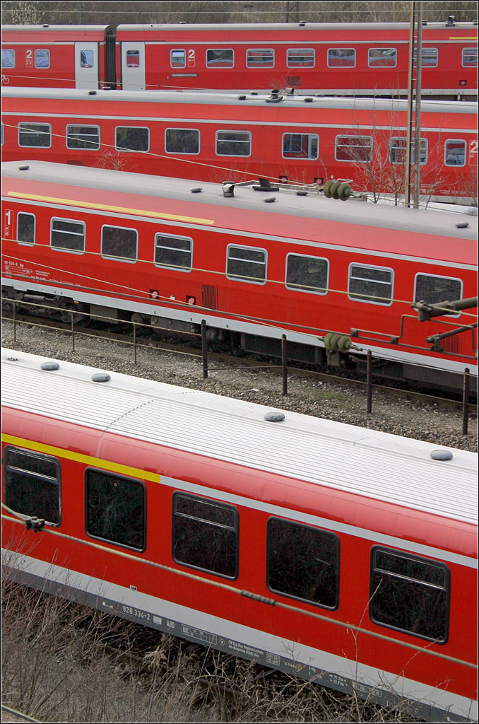 Triebwagenfächer -

Triebwagenzüge abgestellt am Ulmer Hauptbahnhof. 

15.03.2008 (M)