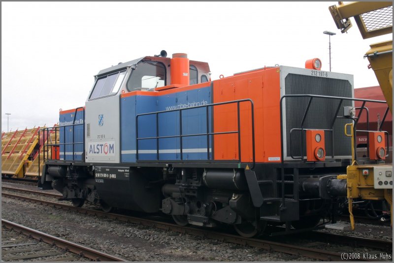   Aus Alt mach Neu 1   NBE 212 197-8 (214 001-0) Alstom-Umbau einer DB V100 auf die BR 214. Gelsenkirchen  - 10.November 2008 -