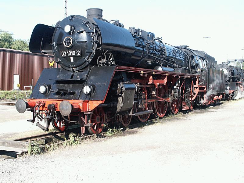 03 1010 zu Besuch im Eisenbahnmuseum Bochum-Dahlhausen anllich des 25jhrigen Jubilums. Aufnahme am 2.6.2002