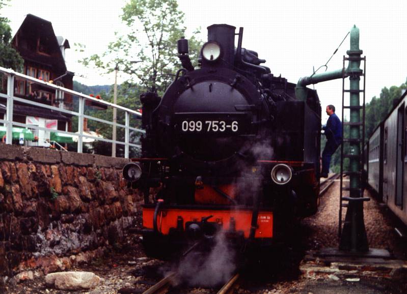 099 753 im Bahnhof Kurort Kipsdorf (1993)