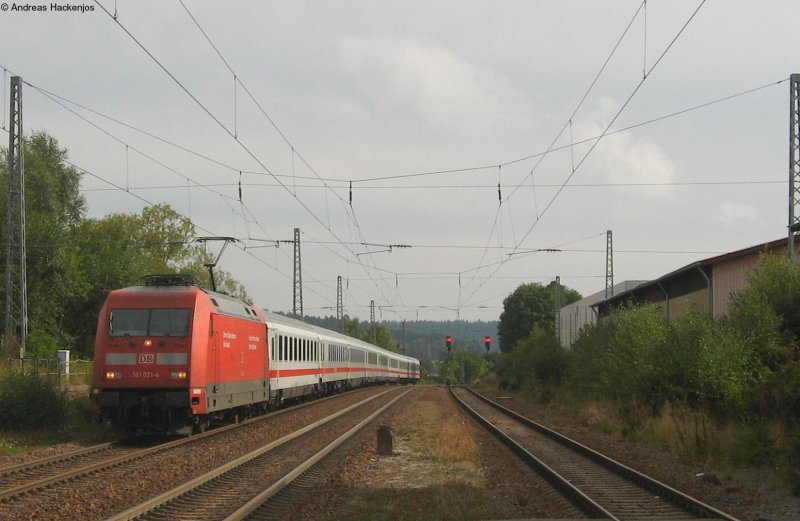 101 021-4 mit dem IC 2004  Bodensee  (Konstanz-Emden) bei der Einfahrt St.Georgen(Schwarzw) 21.9.08 (kein DSLR Bild)