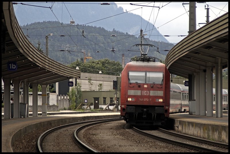 101 072 (9180 6101 072-7 D-DB) erreicht mit dem EC 88  Leonardo da Vinci , Milano Centrale - Mnchen Hbf, den Grenzbahnhof Kufstein. (30.07.2009)
