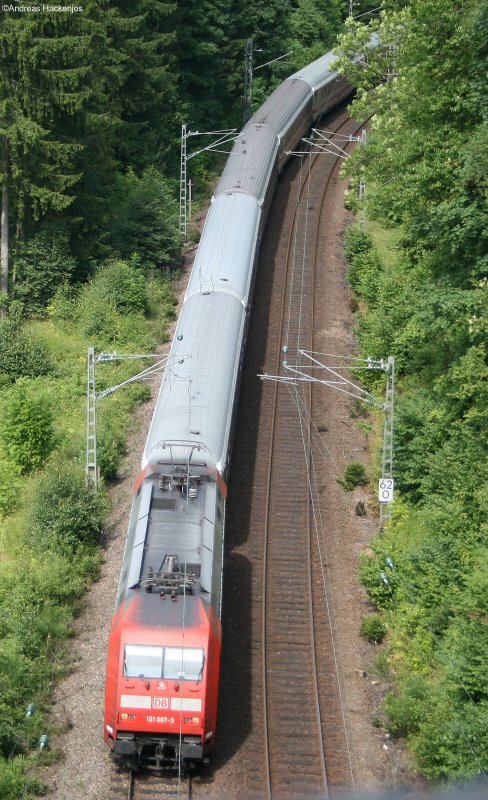 101 087-5 (ex Markolon) mit dem IC 2005 (Emden-Konstanz) am Dreibahnenblick 26.7.08