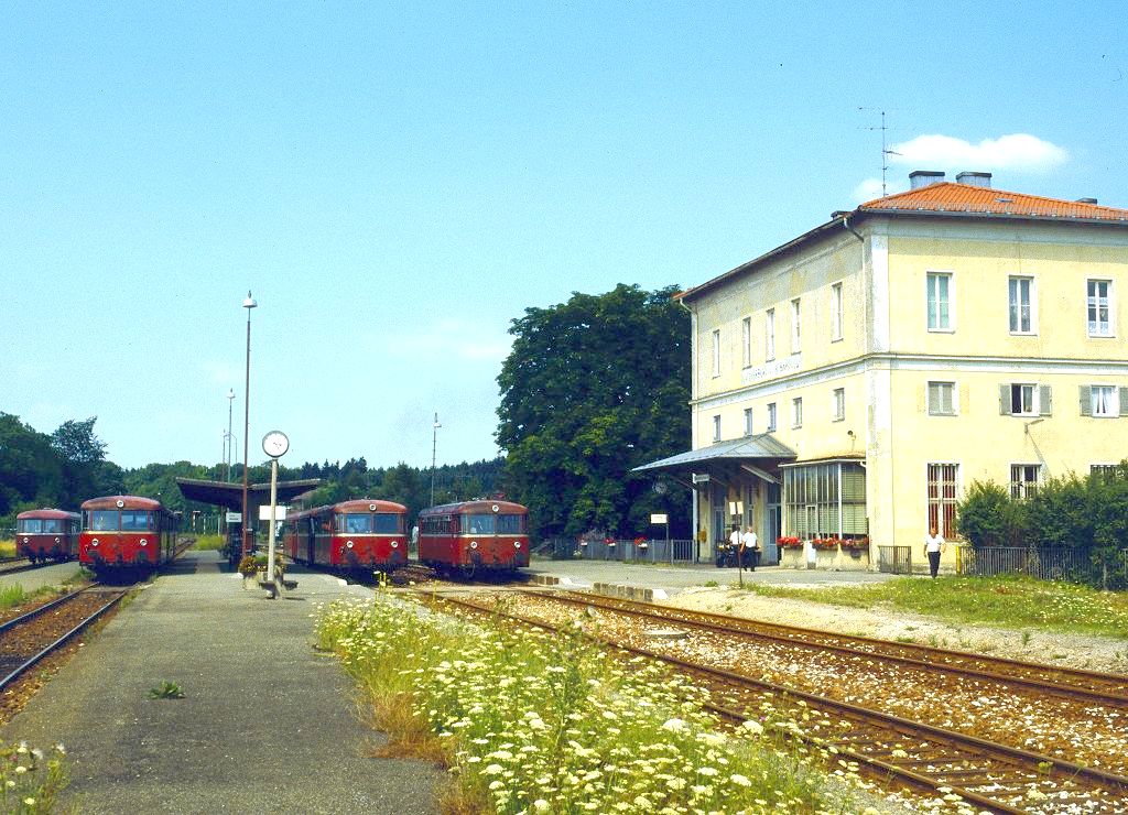 http://www.bahnbilder.de/bilder/1200/799757.jpg