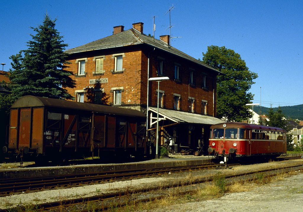 http://www.bahnbilder.de/bilder/1200/807101.jpg