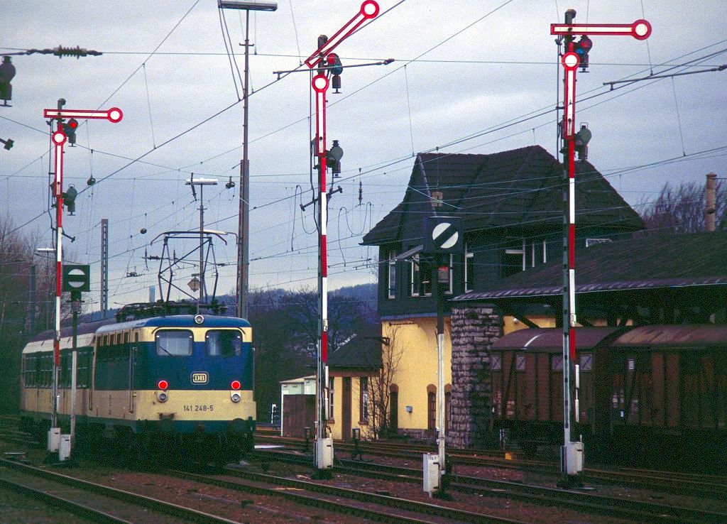 http://www.bahnbilder.de/bilder/1200/829124.jpg