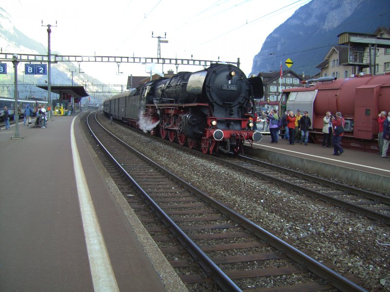 Die BR 01 1066 der Ulmereisenbahnfreunde in Erstfeld am 08.09.2007
