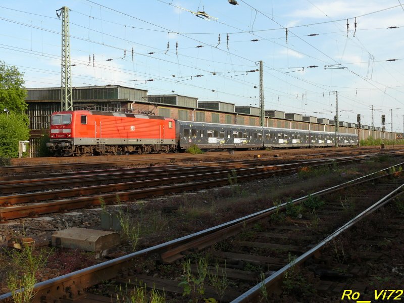 143 237-6 mit S 5(Hagen-Dortmund) und Nacht Express plus Wagen. Witten, 31.07.2008.