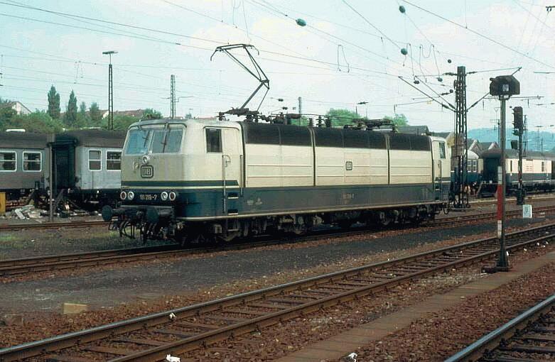 181 219 in Saarbrcken Hbf.1982