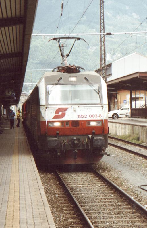 1822 003-8 im Bahnhof Innsbruck Juli 2001