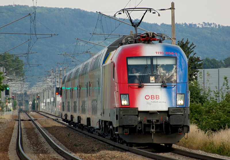 Advertising locomotive EM 1116 056 "Romania" on the R 2270