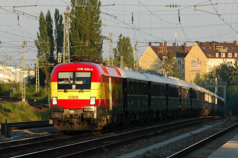 The Spain-bull (1116 232) on 21.06.08 with the VSOE (Orient