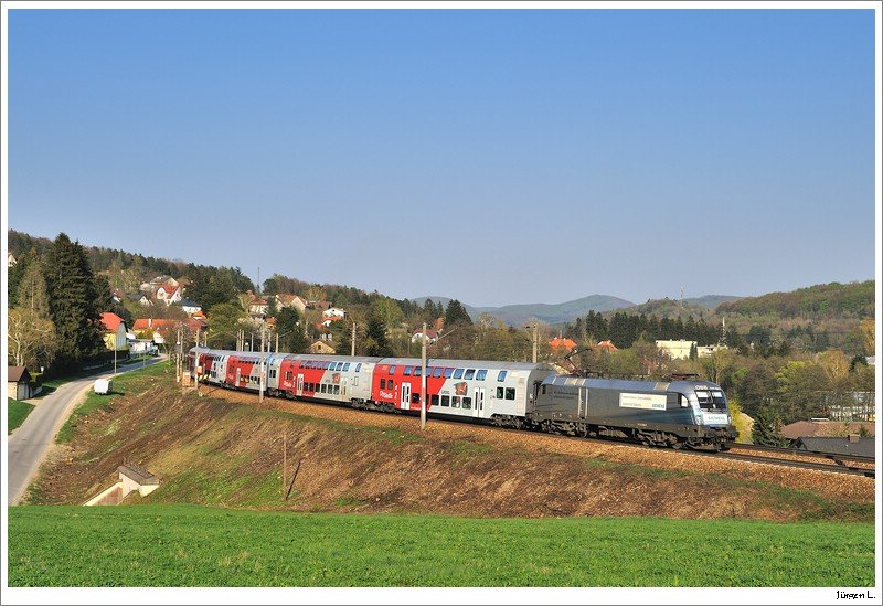 1116 038 (Pikerllok) bespannte am 11.4.2009 den REX 1632. Fotografiert