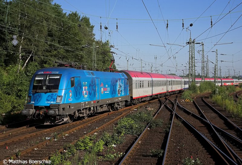 Auch der UEFA-Taurus kam nach Hamburg.1116 080-1 mit dem Euronight