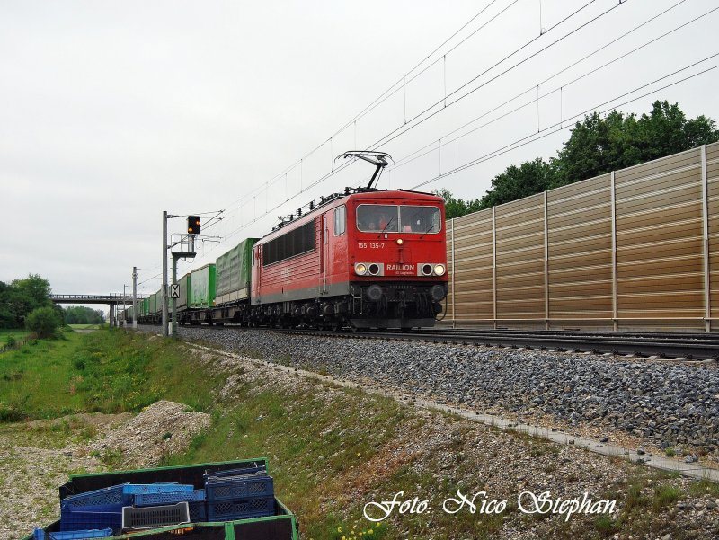 155 135-7 mit einem Hangartner-Ganzzug auf seiner Fahrt Richtung Ingolstadt