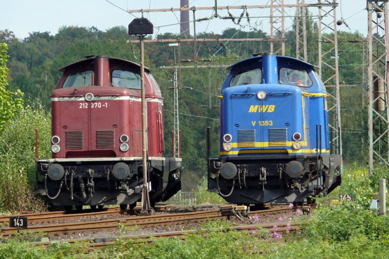 212 370-1 und 1353 der MWB in Bochum-Langendreer West 11.9.2009