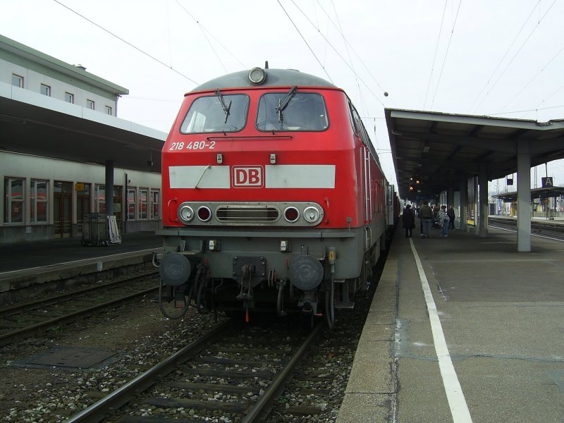 218 480-2 steht am 14.3.2009 mit RE 4834 in Heilbronn. Die Fahrt fhrt ber Sinsheim, Meckesheim und Heidelberg nach Mannheim.
