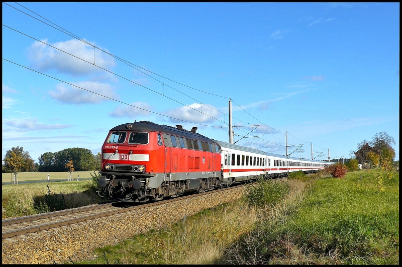 218 495-0 durchfährt am 21.10.2007 zum letzten Mal mit IC 1911 von Stralsund nach Köln den Hp Kummerow. Dies war der letzte Einsatz einer 218er im IC-Dienst auf der KBS 165.