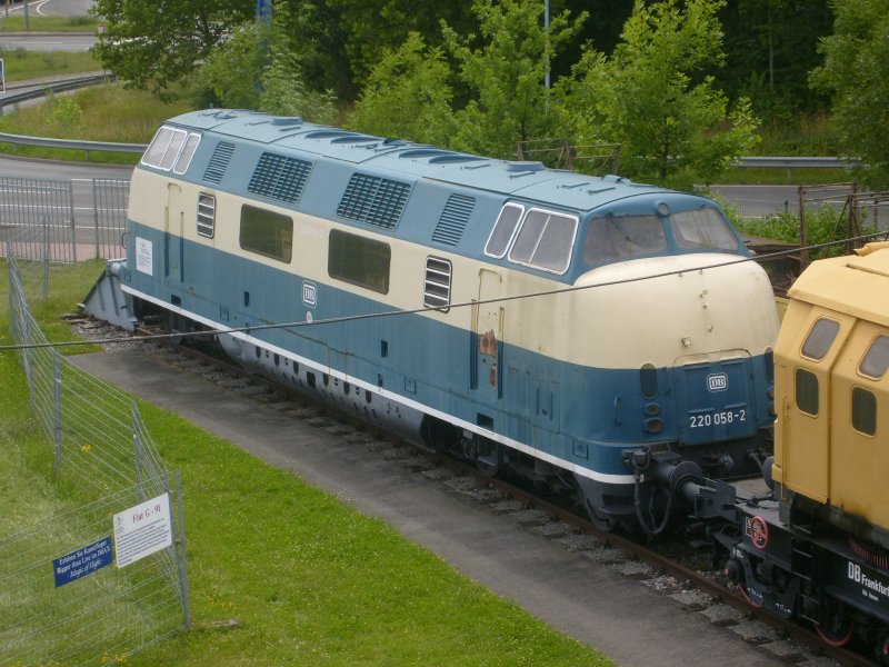 220 058-2 im Technikmuseum Speyer.
