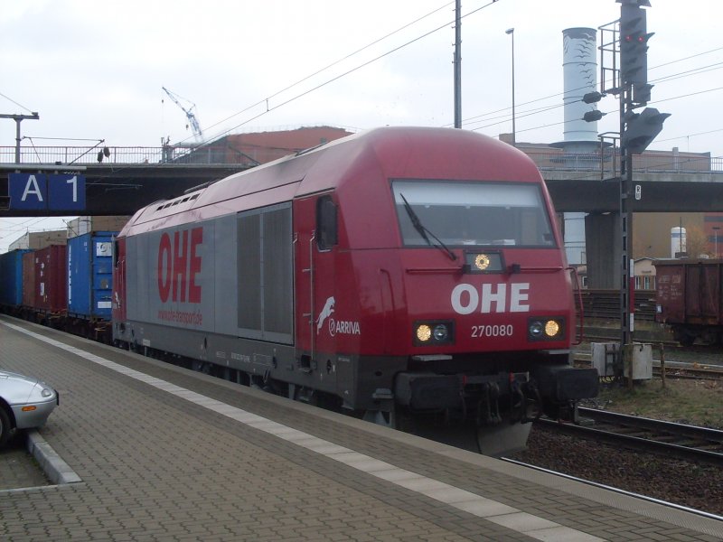 270080 der OHE mit Containerzug in Peine am 13.11.2008
