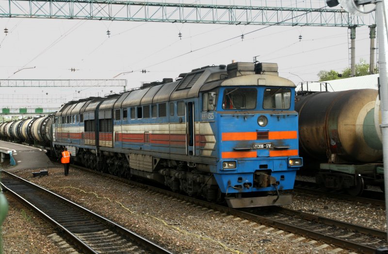 2TE116 Diesel-locomotive at Volokolamsk station (almost Ludmilla)