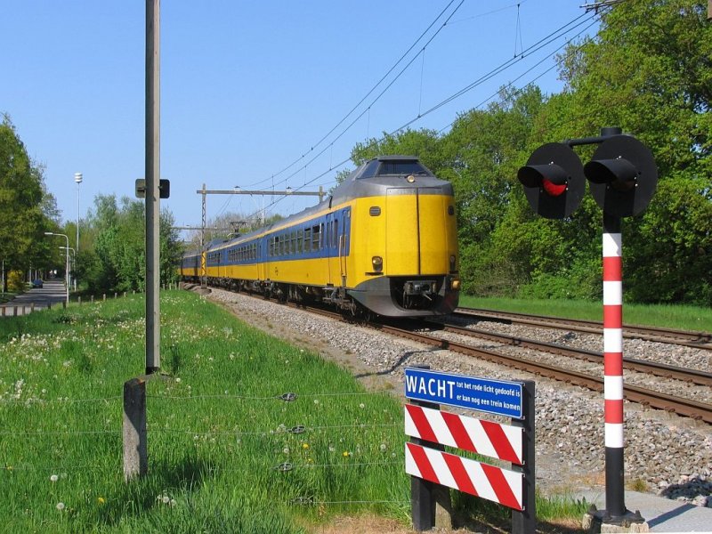 ICM (Koplopers) mit IC 558 Groningen-Den Haag CS bei Glimmen