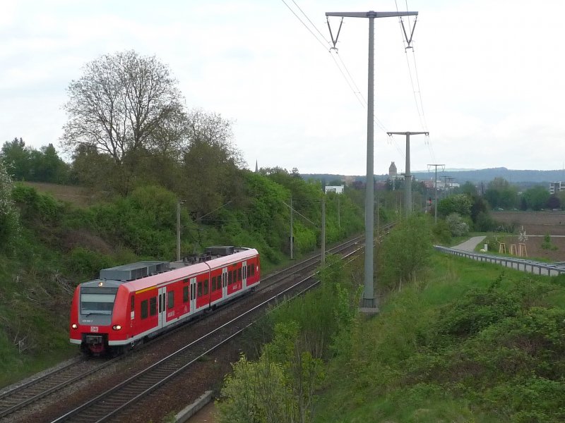 426 008-7 als RB 31360 nach Schaffhausen kurz hinter Singen(Htw). 29.04.09