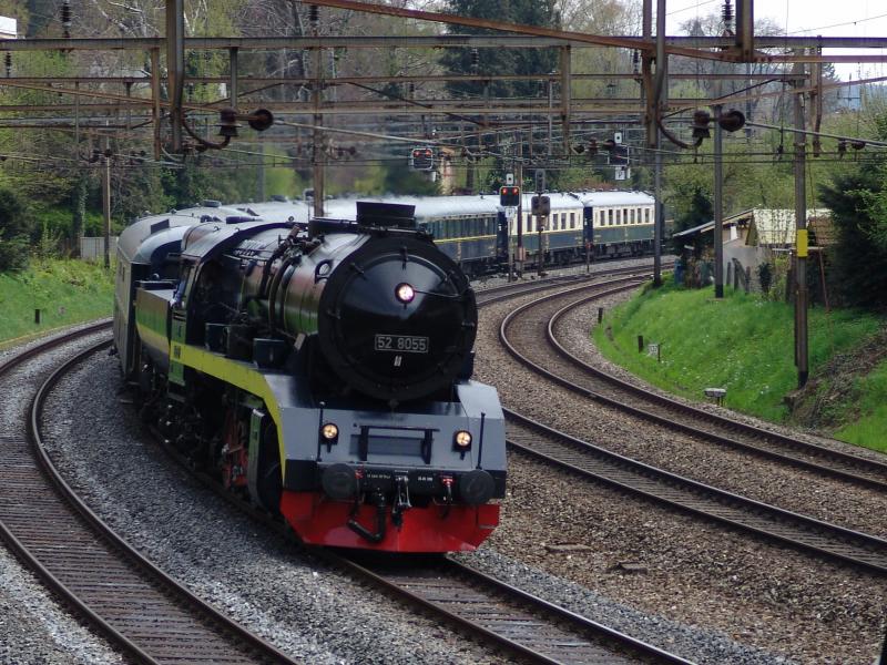 52 8055 am 23.4.05 kurz vor Winterthur. Sie wurde 1998