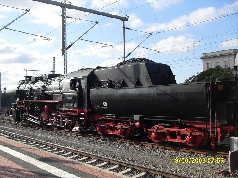 52 8079-7 wartet auf die weiterfahrt nach Decin,
www.igbwdresdenaltstadt.de