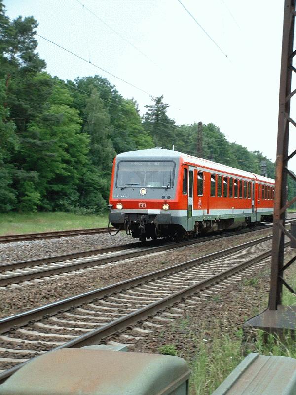 628-284 2 am 09.06.2002 zwischen Oftersheim und Hockenheim (Strecke Mannheim - Karlsruhe)