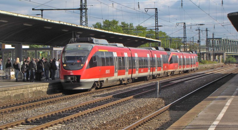 644 060 und 644 046 als RB 24 nach Kall am 14.10.09 in Kln Deutz