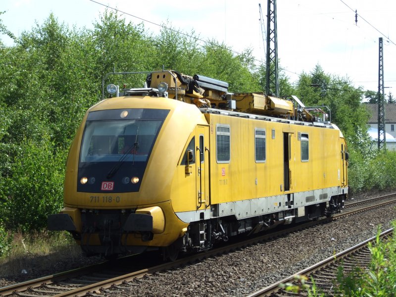 711 118-0 der DB durchfhrt Essen-Dellwig