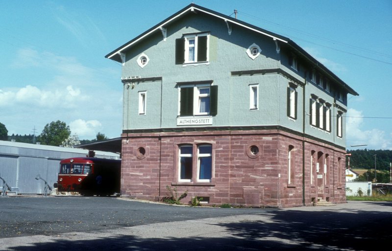 797 503   Althengstett  21.08.81  Die Strecke Calw - Weil der Stadt wurde am 28.05.83 fr den Personenverkehr eigestellt.Gterverkehr gab es noch einige Monate.
