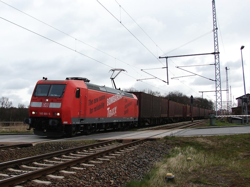 … um dann nach der Einfahrt der Regio, ihre Fahrt in Richtung Rostock fortzusetzen. (185 001 Martensdorf, 08.04.07). Da sagt noch einer die Bahn AG erfllt keine Wnsche zu Ostern!