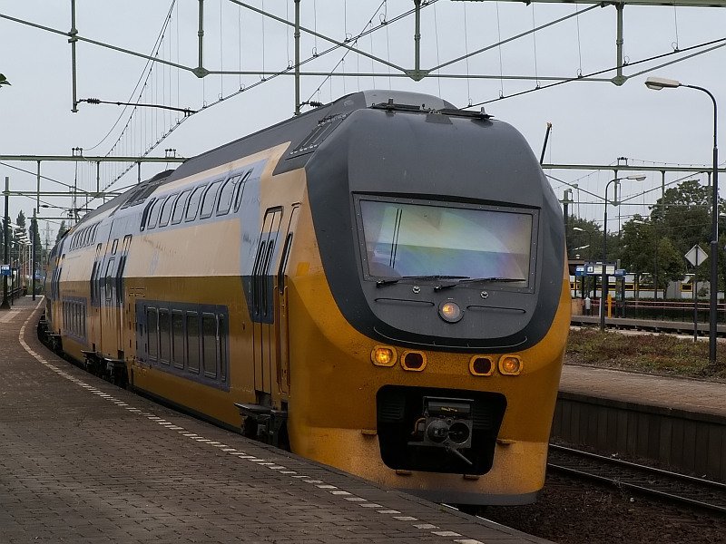 This unit BR8400 rushes out of the station Blerick to