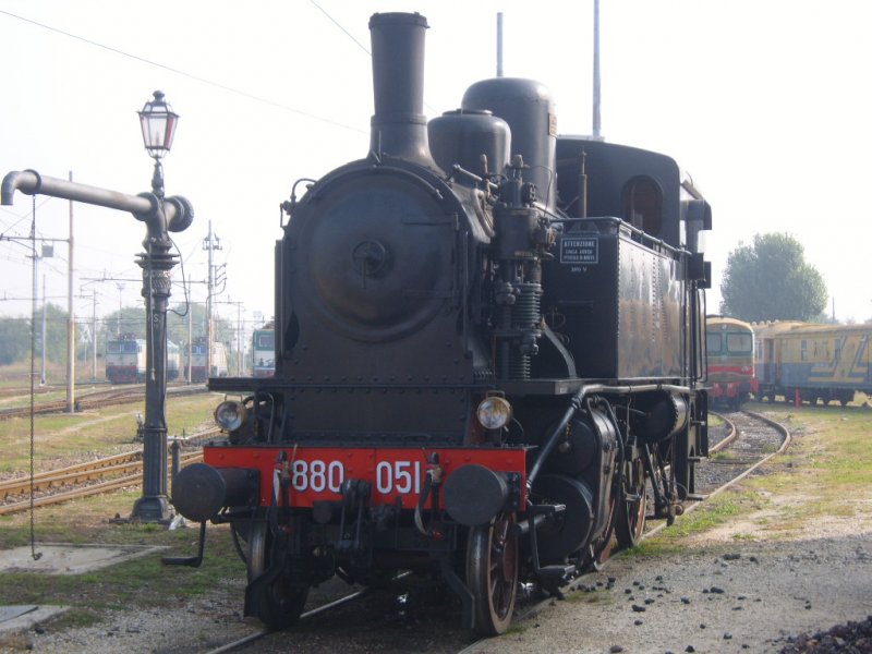 steam locomotive 880 051 in Milano on 12/11/2008 Smistamento (automatically